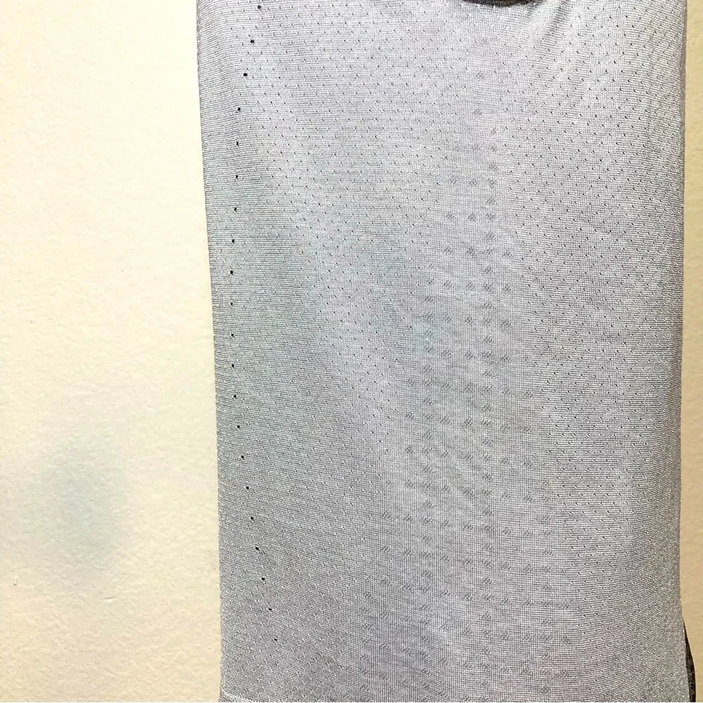 GYMSHARK Silver Gray Athletic Work Out Tank Top with Cross Over Back Size Small - Picture 5 of 10